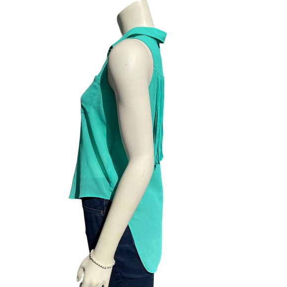 Foreign Exchange sleeveless mint green shirt with fun fringe in the back size S - Picture 4 of 9